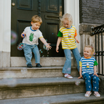 Enfant portant le t-shirt rayé à col rond pour enfant Miffy de la marque Bloom
