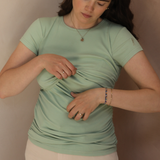 Gerimpeld borstvoeding T-shirt saliegroen