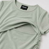 Gerimpeld borstvoeding T-shirt saliegroen