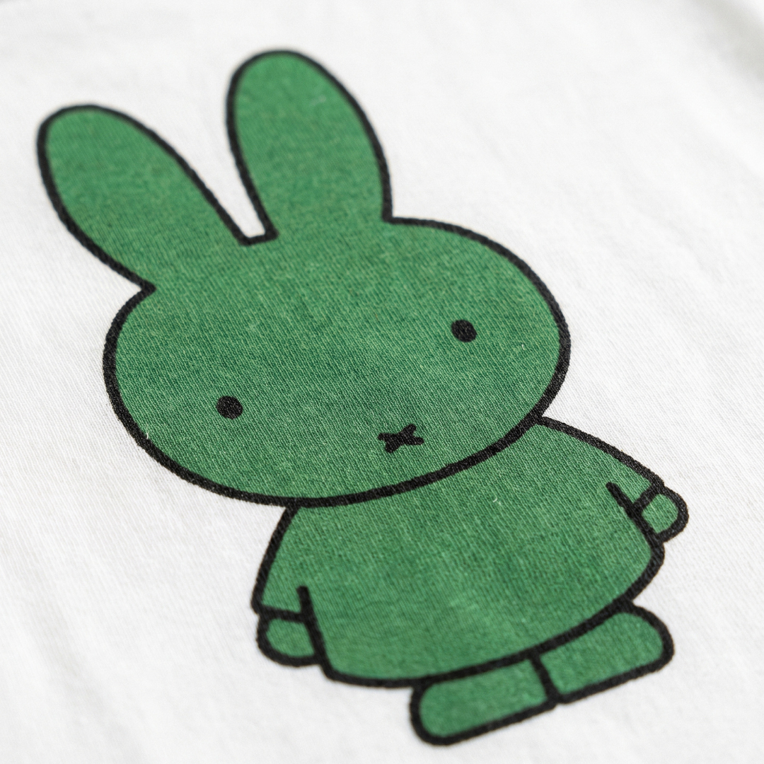 Design detail on the White Miffy children's T-shirt with green Miffy print